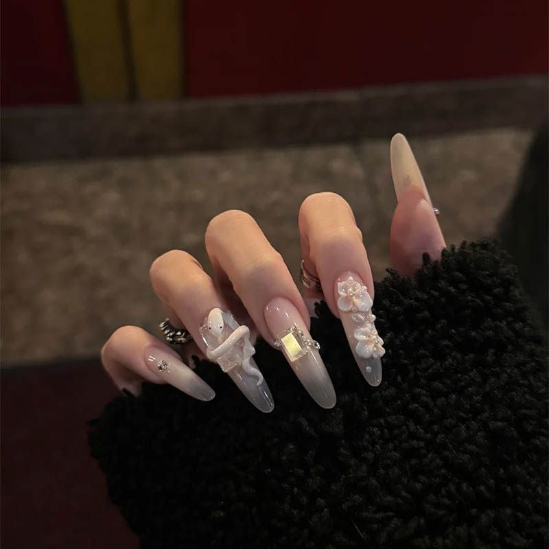 Peach blossom snake pure handmade nail art wear nail advanced ins net red sweet hot girl temperament